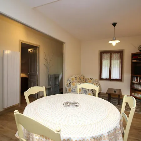 La Bourboule, 2 Pieces, 4 Personnes - Fr-1-608-64 דירה לה בורבול